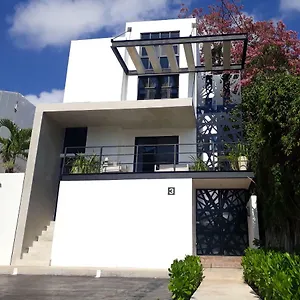 https://cancunbnb-ro.quintano-roohotels.com